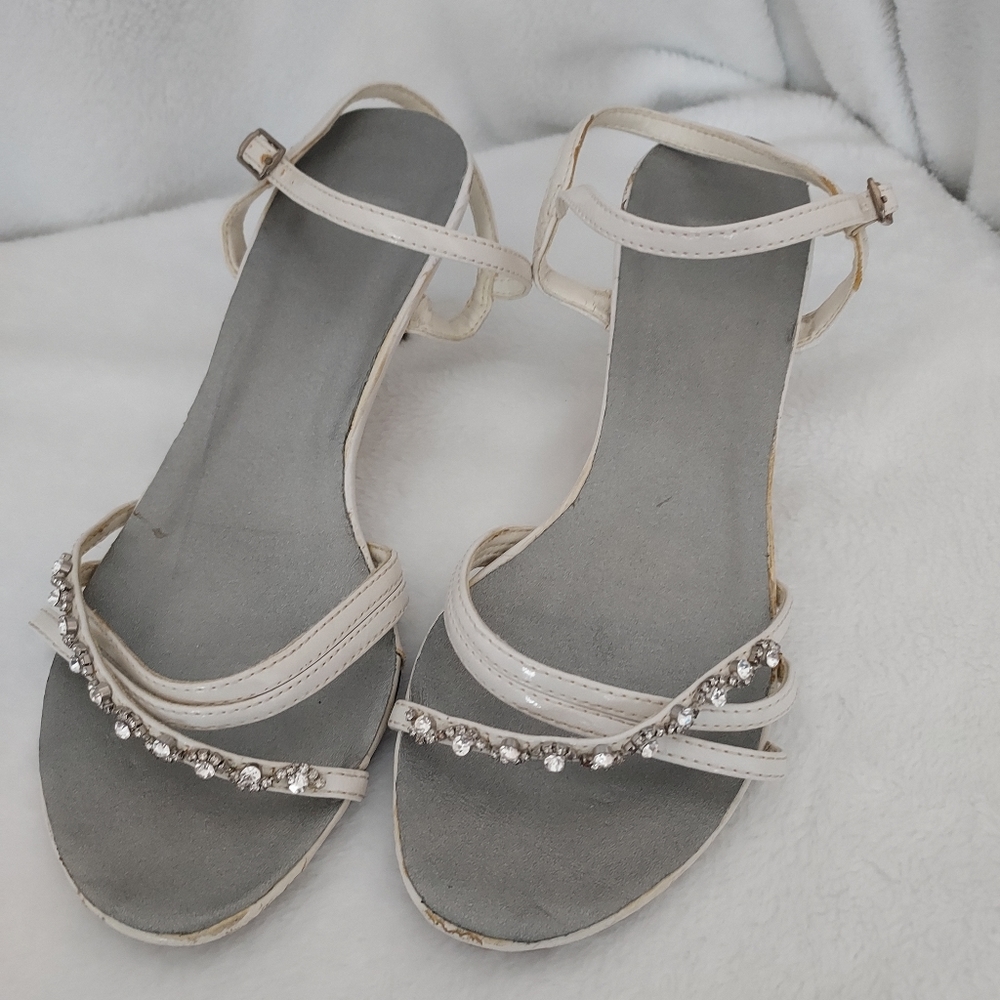 White low kitten heels with rhinestones size 6.5 Party Wedding Spring Sparkle